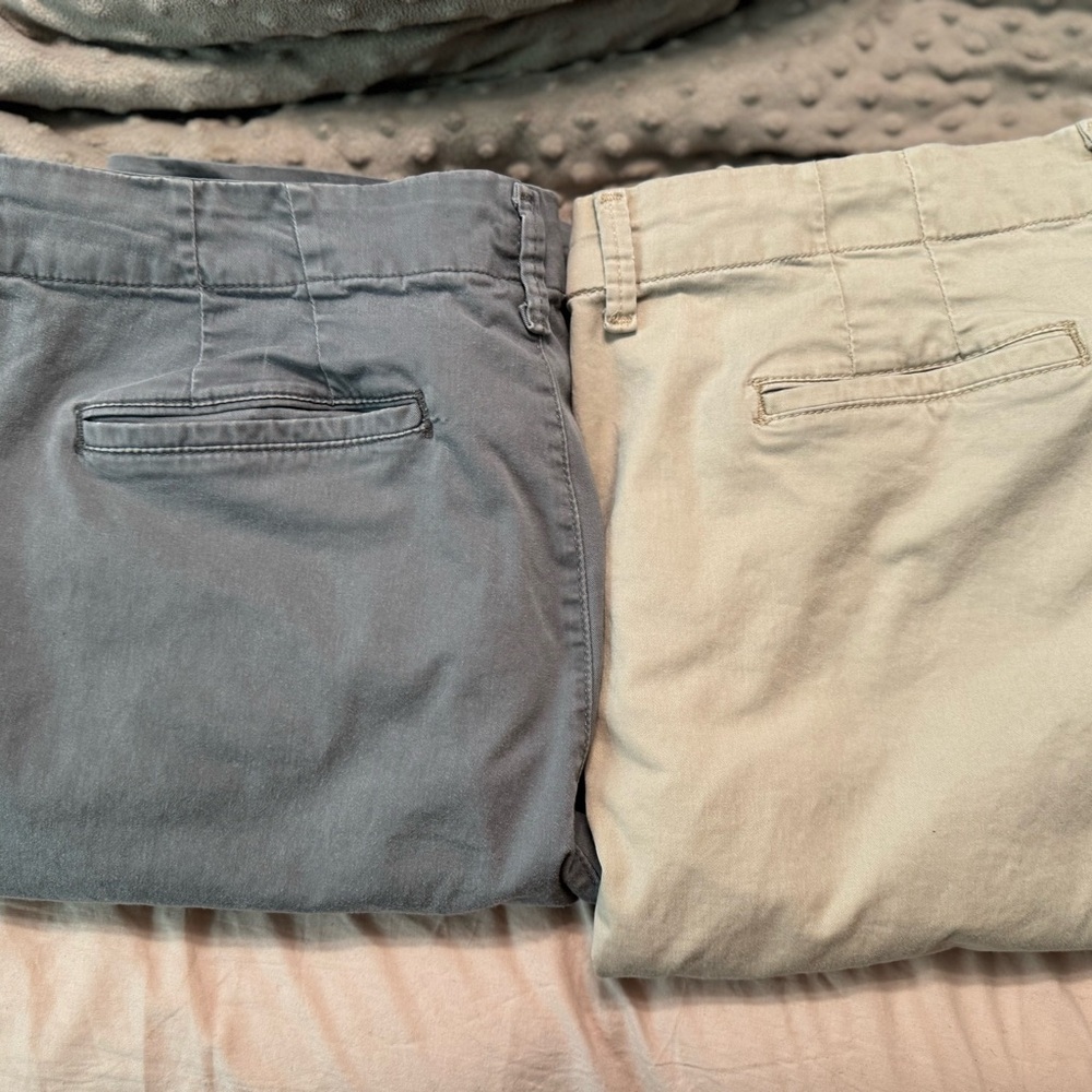 2 pair of women’s Lee Essential Chinos size 16 medium length Gray and Cream EUC